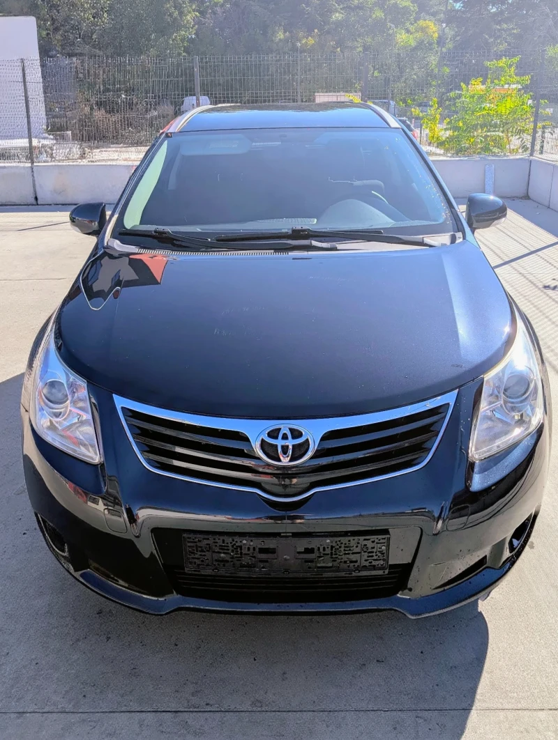 Toyota Avensis 2.2 D-4D Executive Комби, снимка 2 - Автомобили и джипове - 52531063