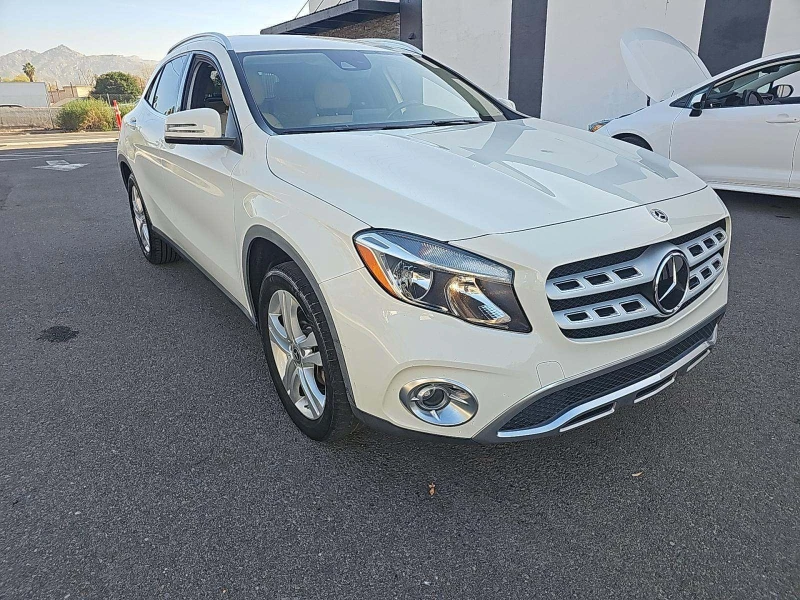 Mercedes-Benz CLA 250, снимка 4 - Автомобили и джипове - 53345399