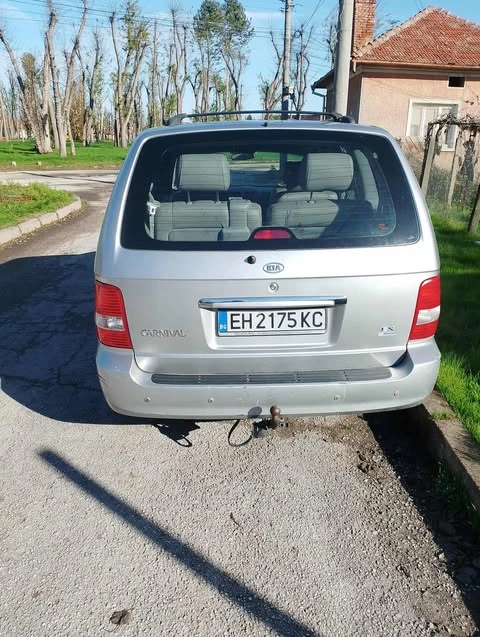 Kia Carnival, снимка 2 - Автомобили и джипове - 52725074
