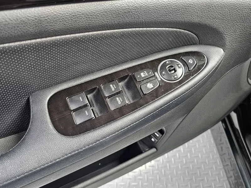 Hyundai Genesis 3.3, снимка 17 - Автомобили и джипове - 54615927
