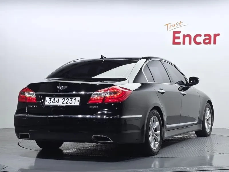 Hyundai Genesis 3.3, снимка 2 - Автомобили и джипове - 54615927