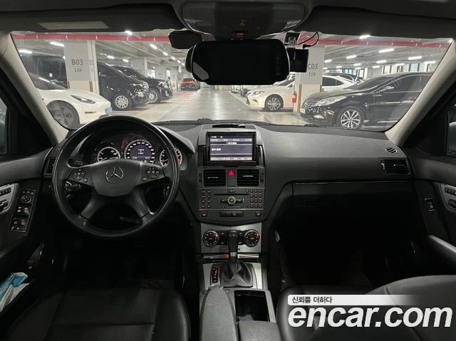 Mercedes-Benz C 200, снимка 16 - Автомобили и джипове - 56077563