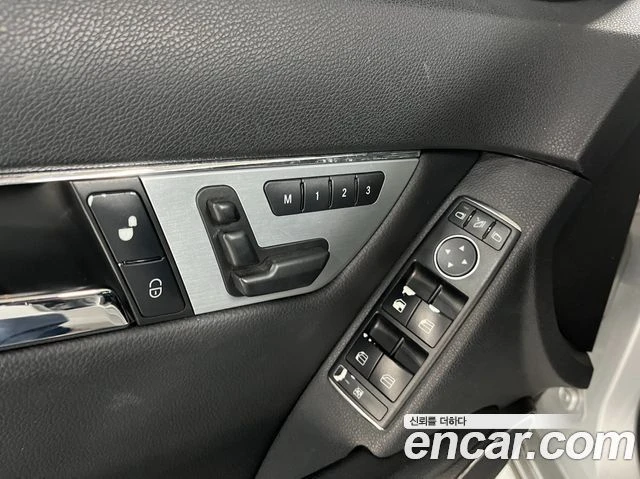 Mercedes-Benz C 200, снимка 8 - Автомобили и джипове - 56077563