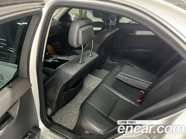 Mercedes-Benz C 200, снимка 17 - Автомобили и джипове - 56077563