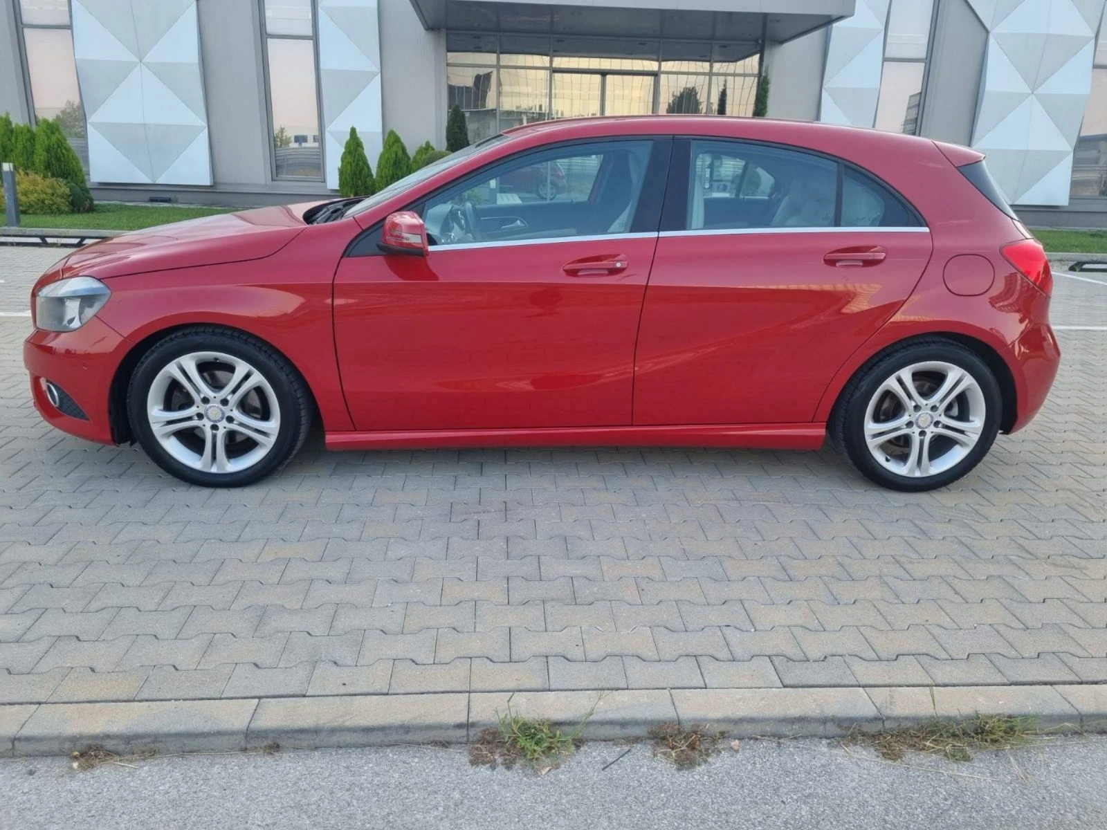 Mercedes-Benz A 180 i Distronic - изображение 6