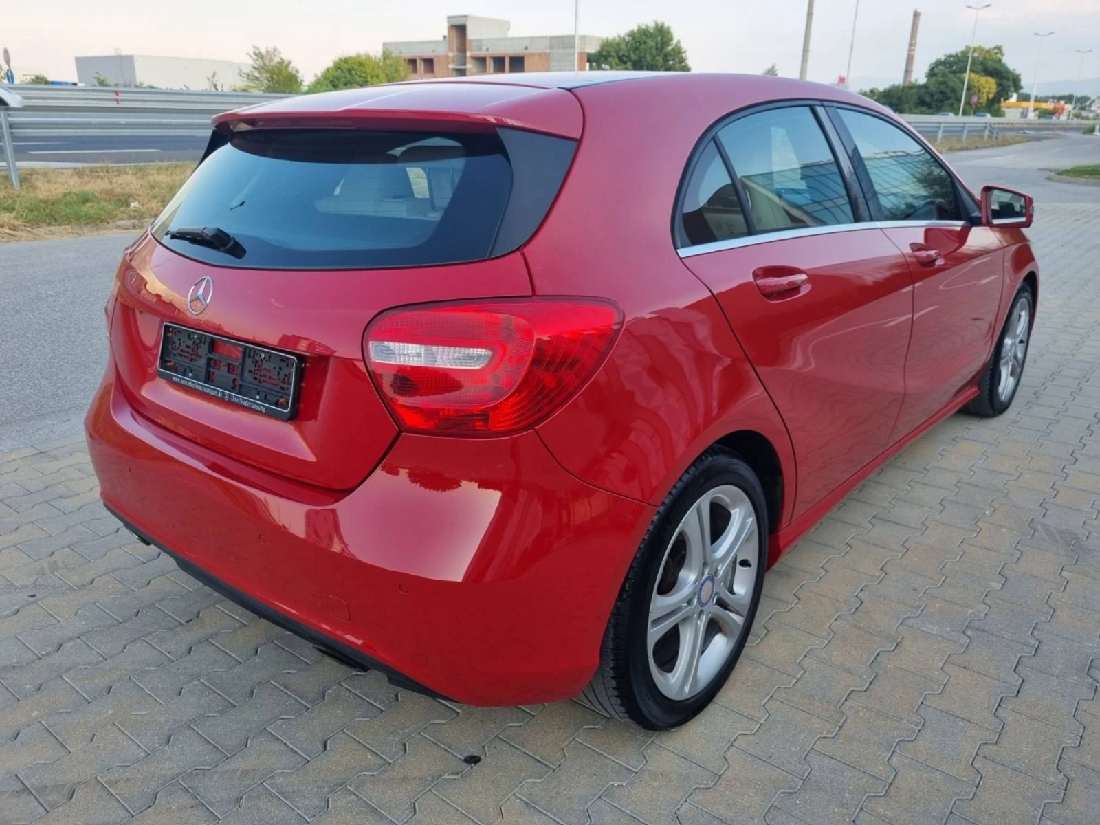 Mercedes-Benz A 180 i Distronic - изображение 4