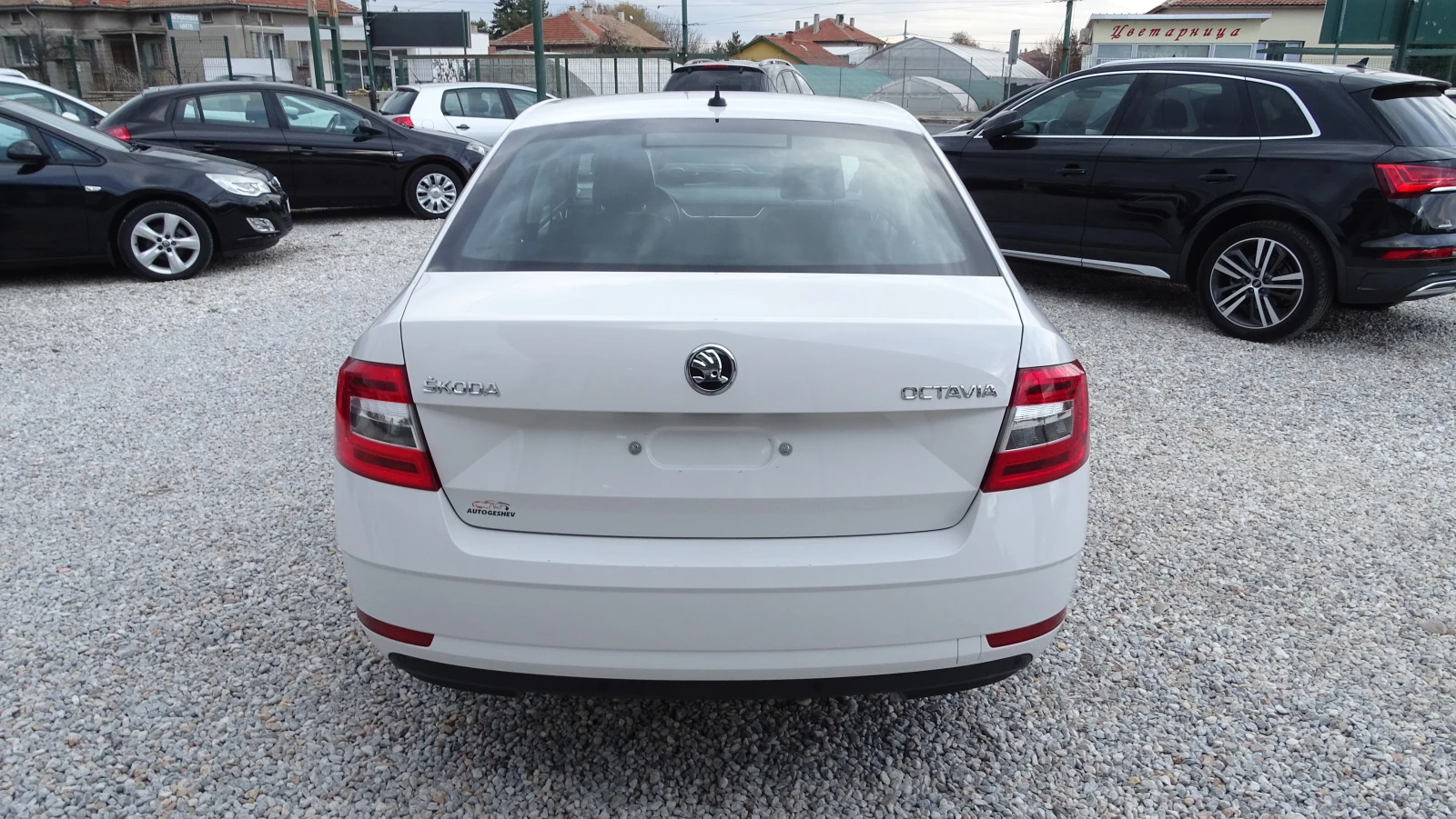 Skoda Octavia 1.6 TDI* NAVI* TOP*  - изображение 8