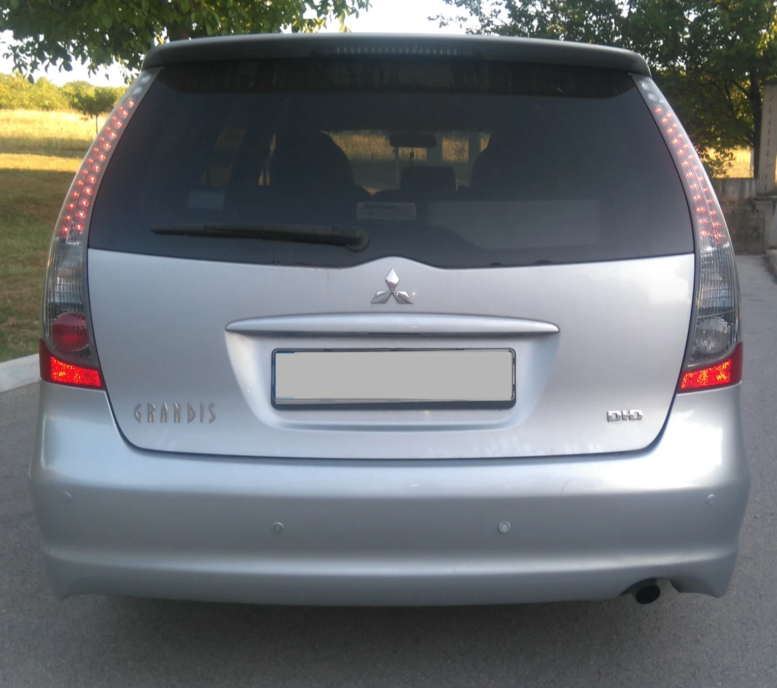 Mitsubishi Grandis 136к.с | 2.0d | неразличима от нова, без ръжда     - изображение 3