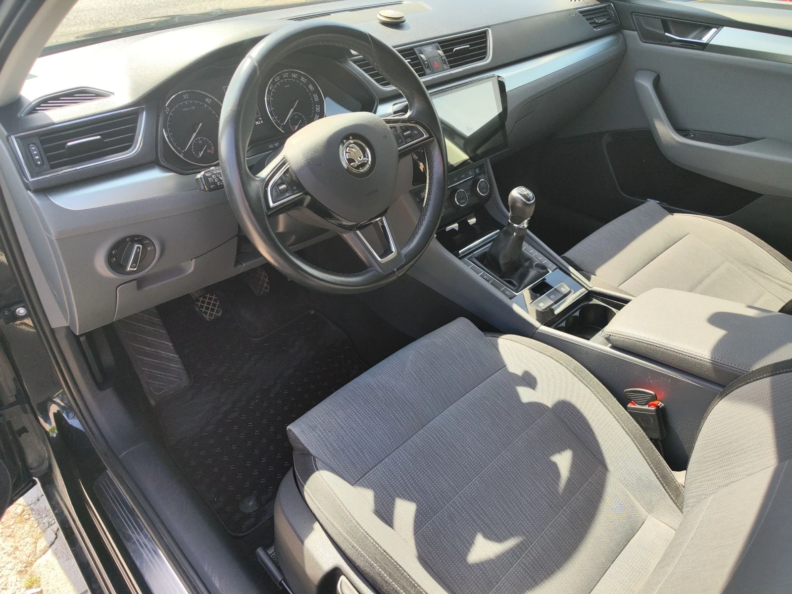 Skoda Superb 2.0 дизел 190 к.с. N1 - изображение 7