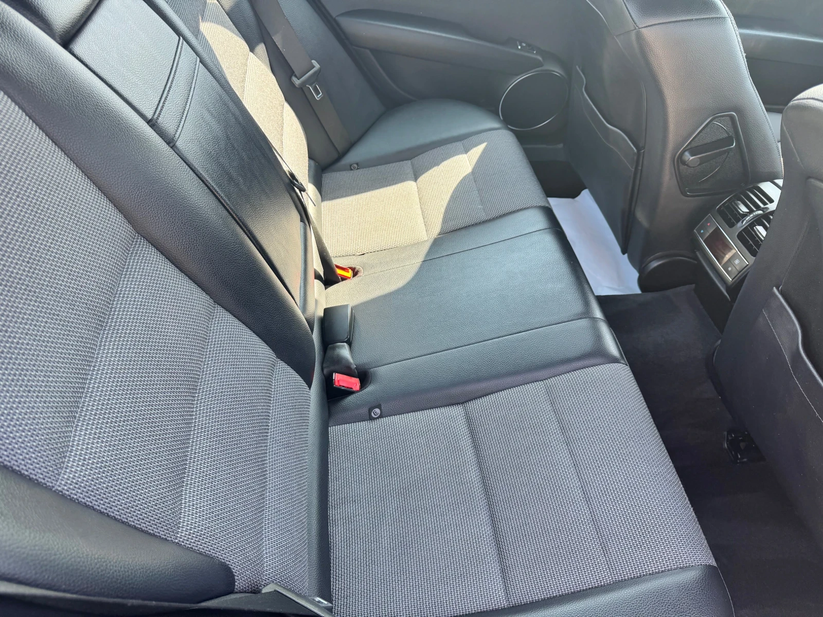 Mercedes-Benz C 250 Avantgarde Benzin  | Mobile.bg — изображение 11