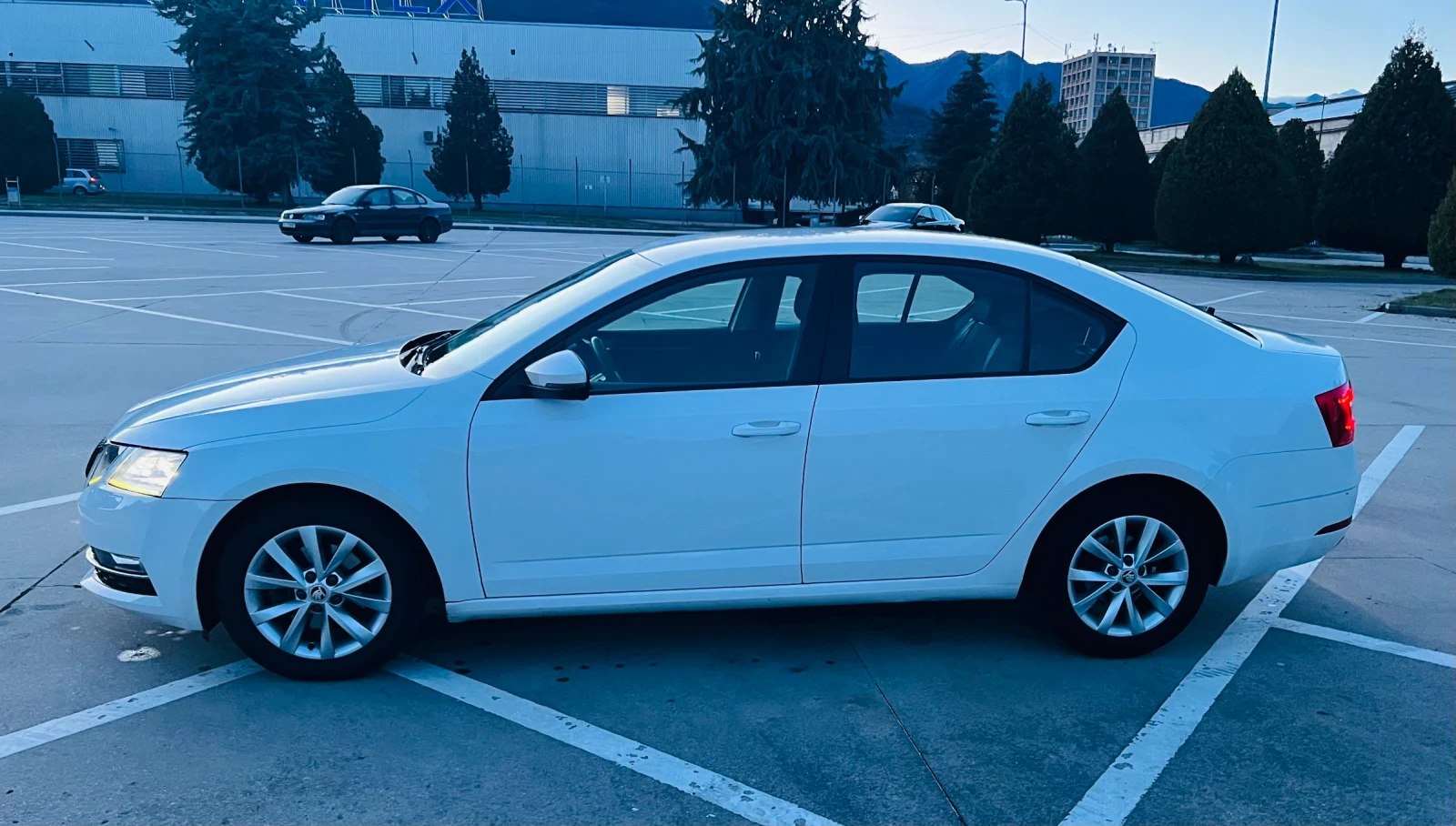 Skoda Octavia 2.0 150 автомат лед - изображение 4