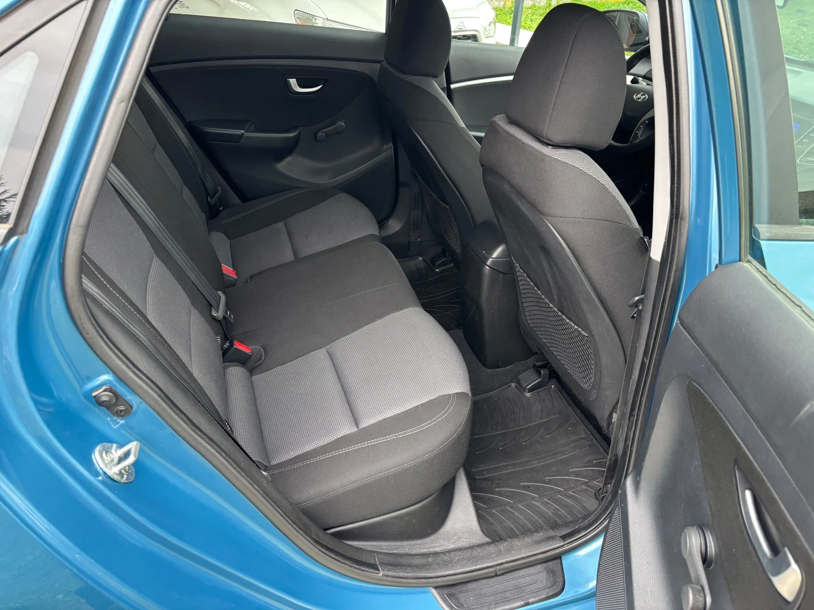 Hyundai I30 1.6i SWISS - изображение 9