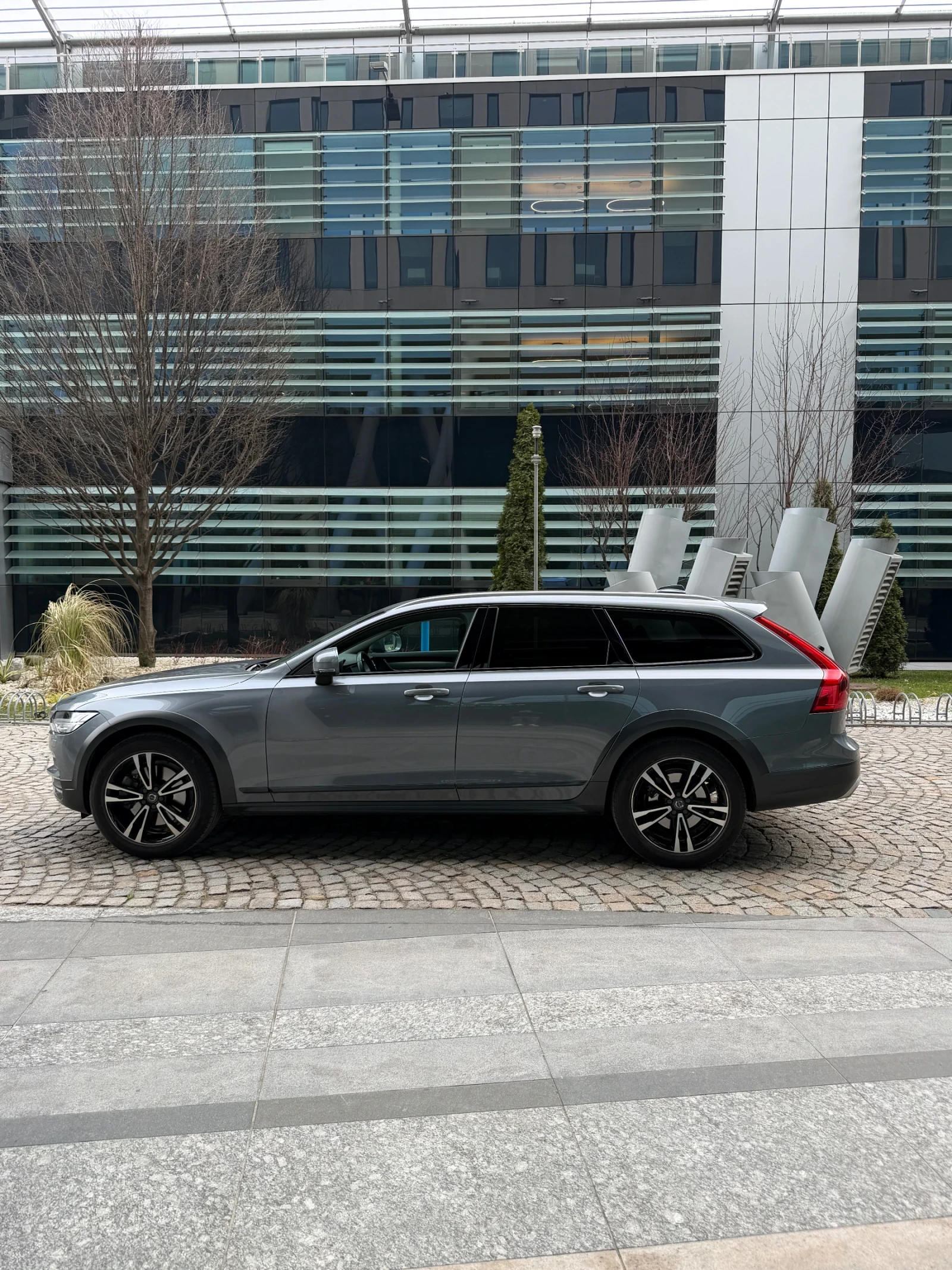 Volvo V90 Cross Country, снимка 6 - Автомобили и джипове - 53723553