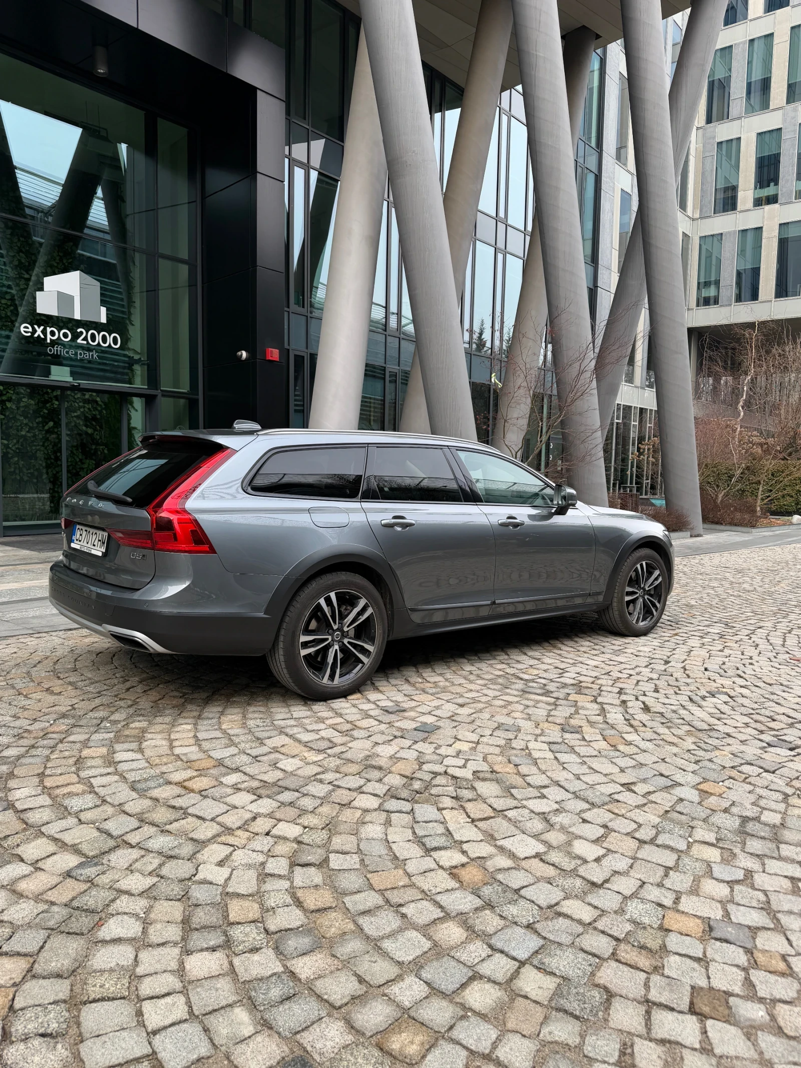 Volvo V90 Cross Country, снимка 5 - Автомобили и джипове - 53723553