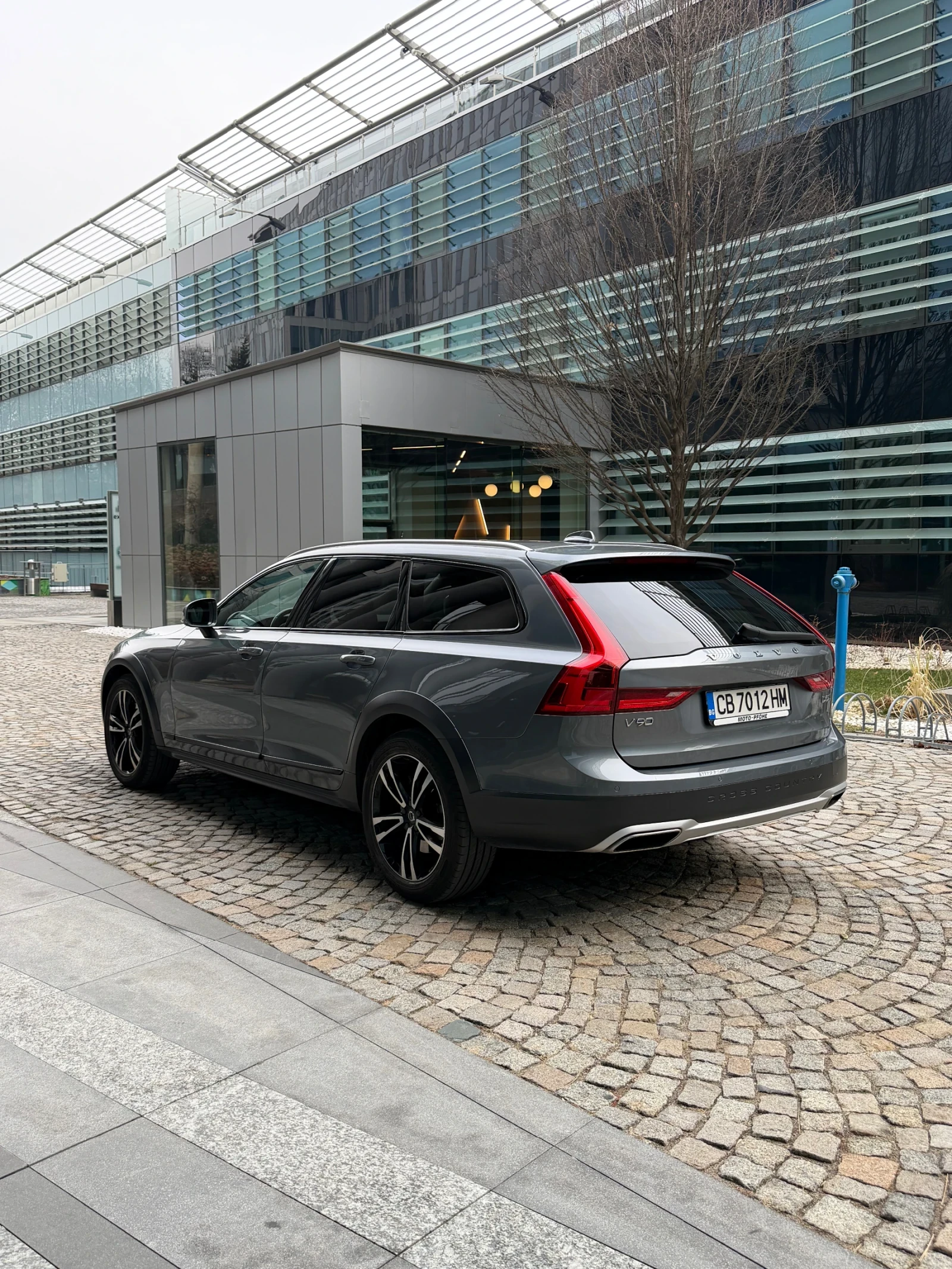 Volvo V90 Cross Country, снимка 3 - Автомобили и джипове - 53723553