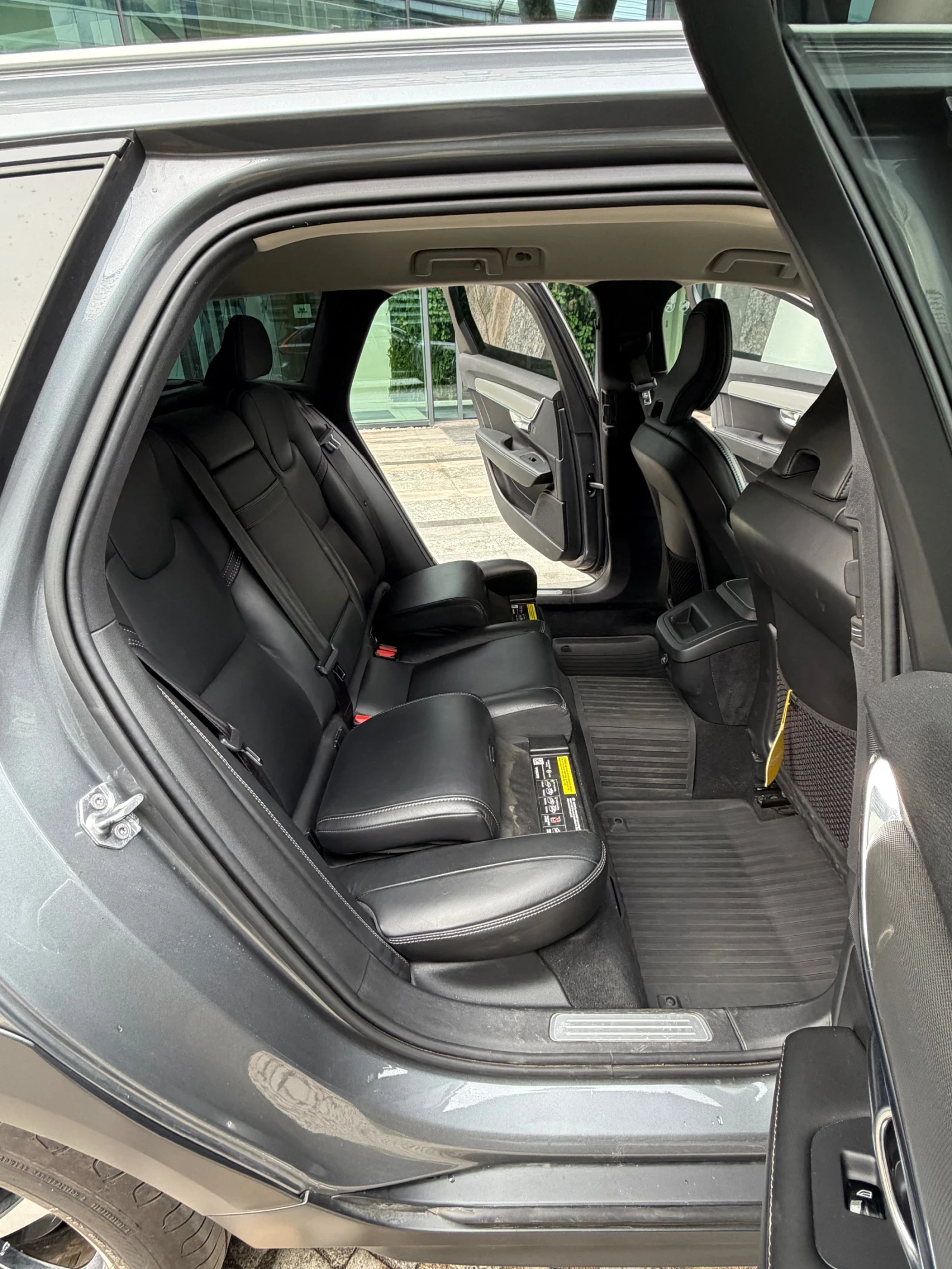 Volvo V90 Cross Country, снимка 13 - Автомобили и джипове - 53723553