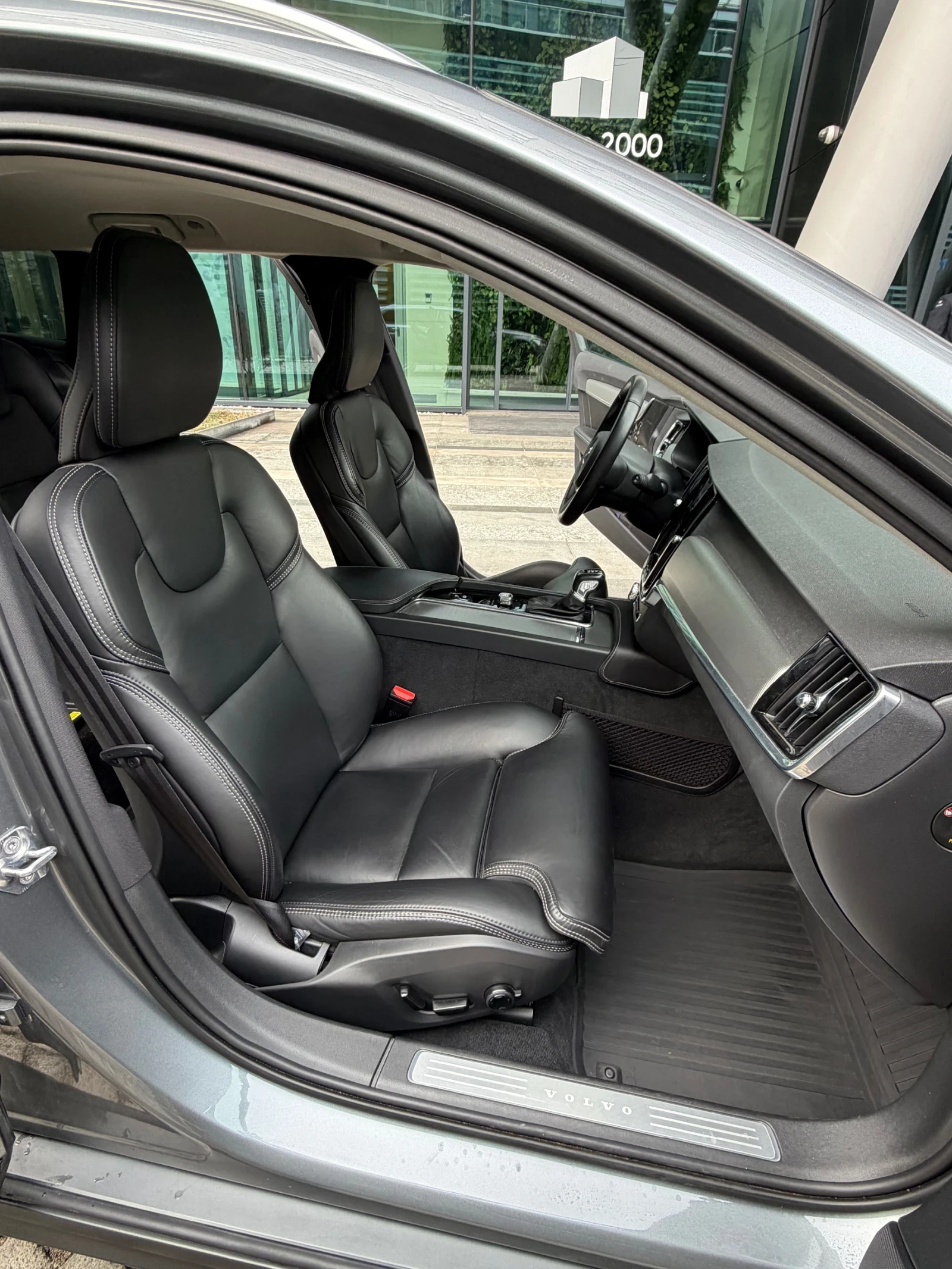 Volvo V90 Cross Country, снимка 8 - Автомобили и джипове - 53723553