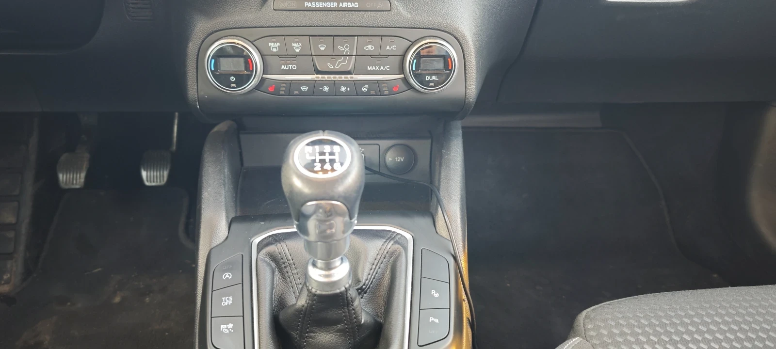 Ford Focus Ford Focus 1.5 TDCI Cool& Connect, снимка 13 - Автомобили и джипове - 53861963