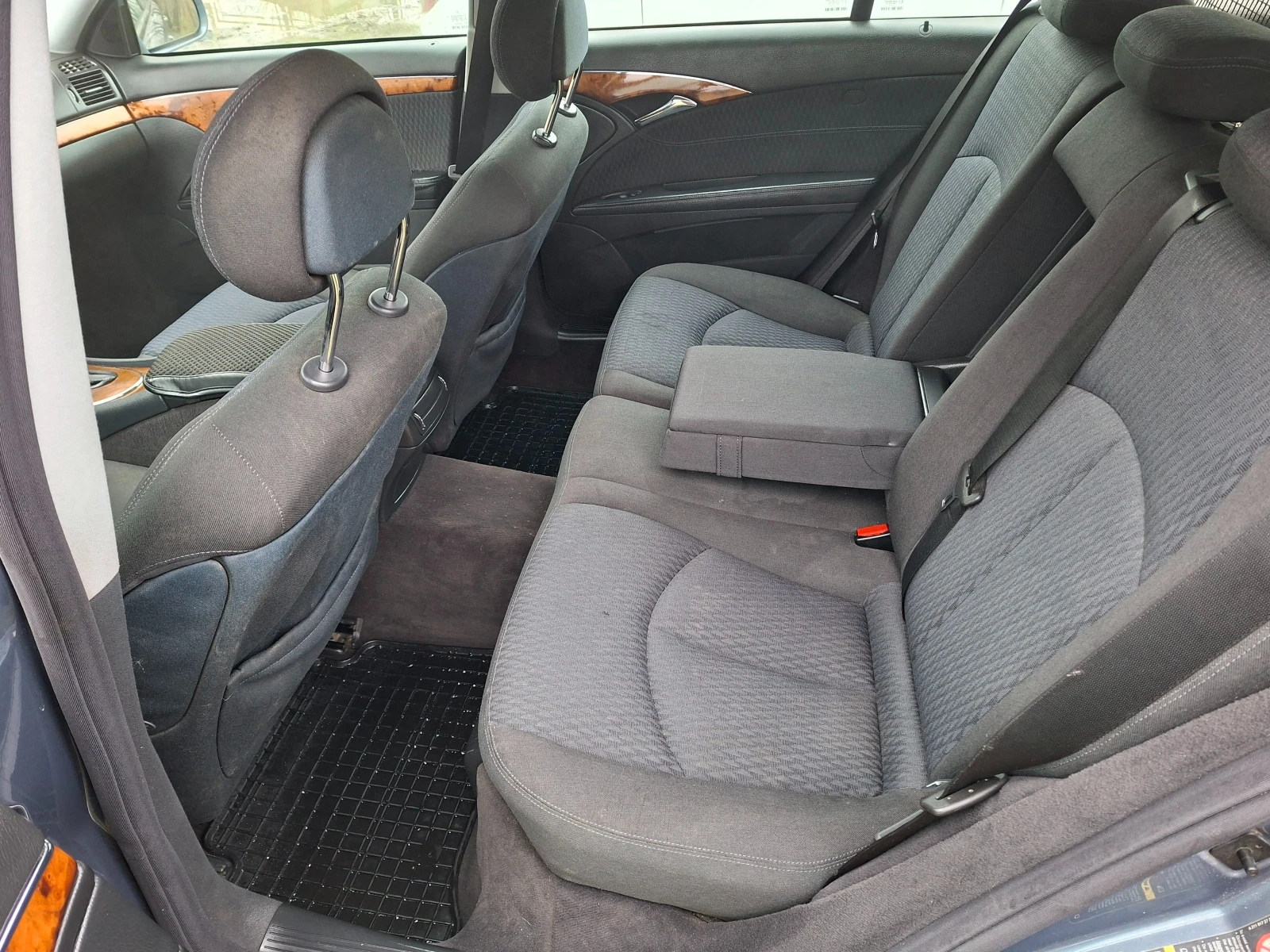 Mercedes-Benz E 320 CDI автоматик, снимка 15 - Автомобили и джипове - 53881505