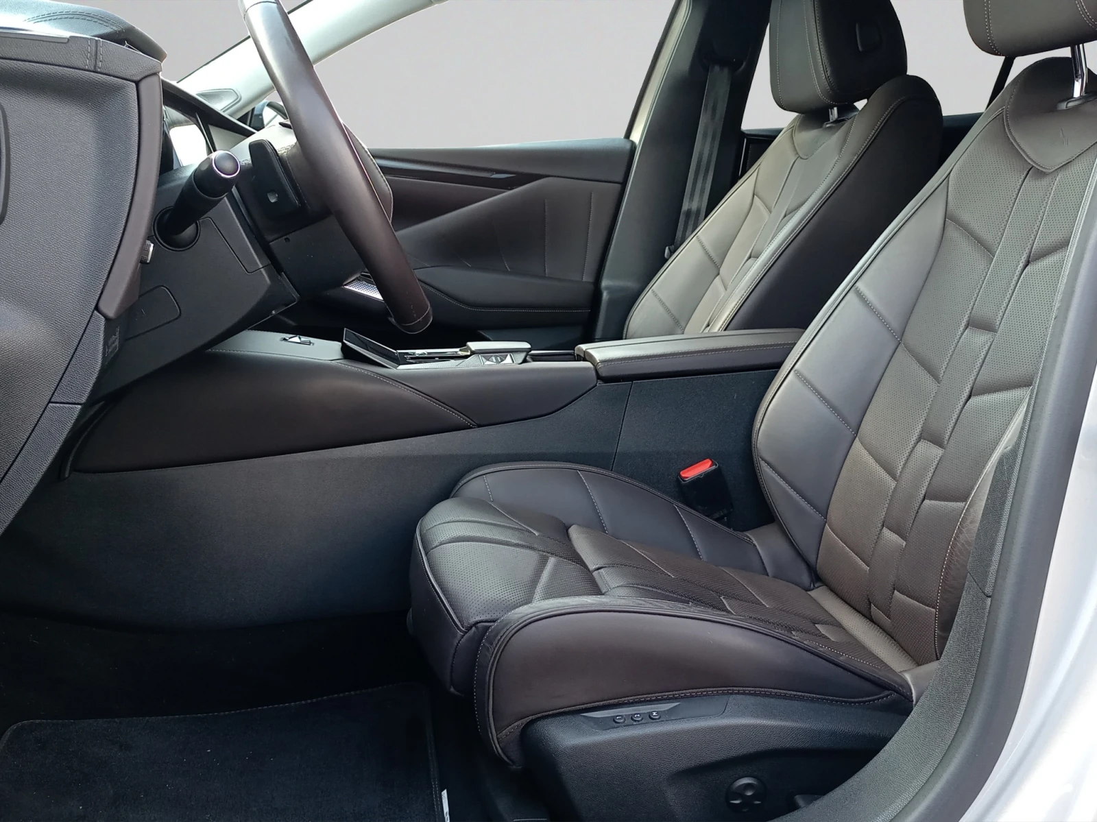 DS DS 4 OPERA BlueHDi 130 EAT8 E6.4, снимка 9 - Автомобили и джипове - 53899244