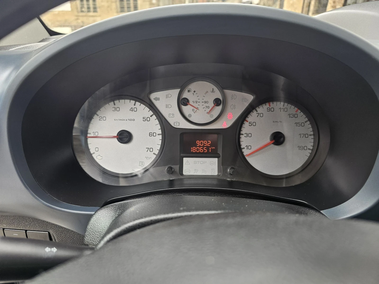 Citroen Berlingo 1.6 HDi, снимка 9 - Автомобили и джипове - 53904425