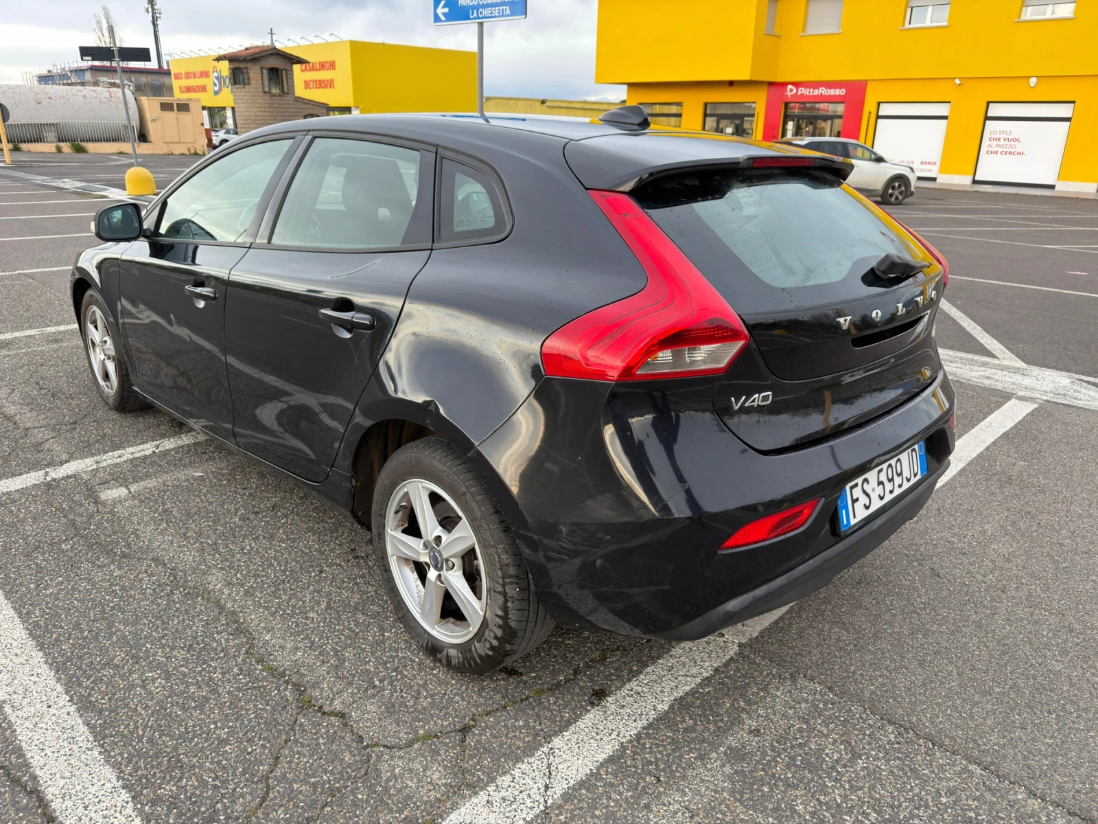 Volvo V40, снимка 2 - Автомобили и джипове - 54102522