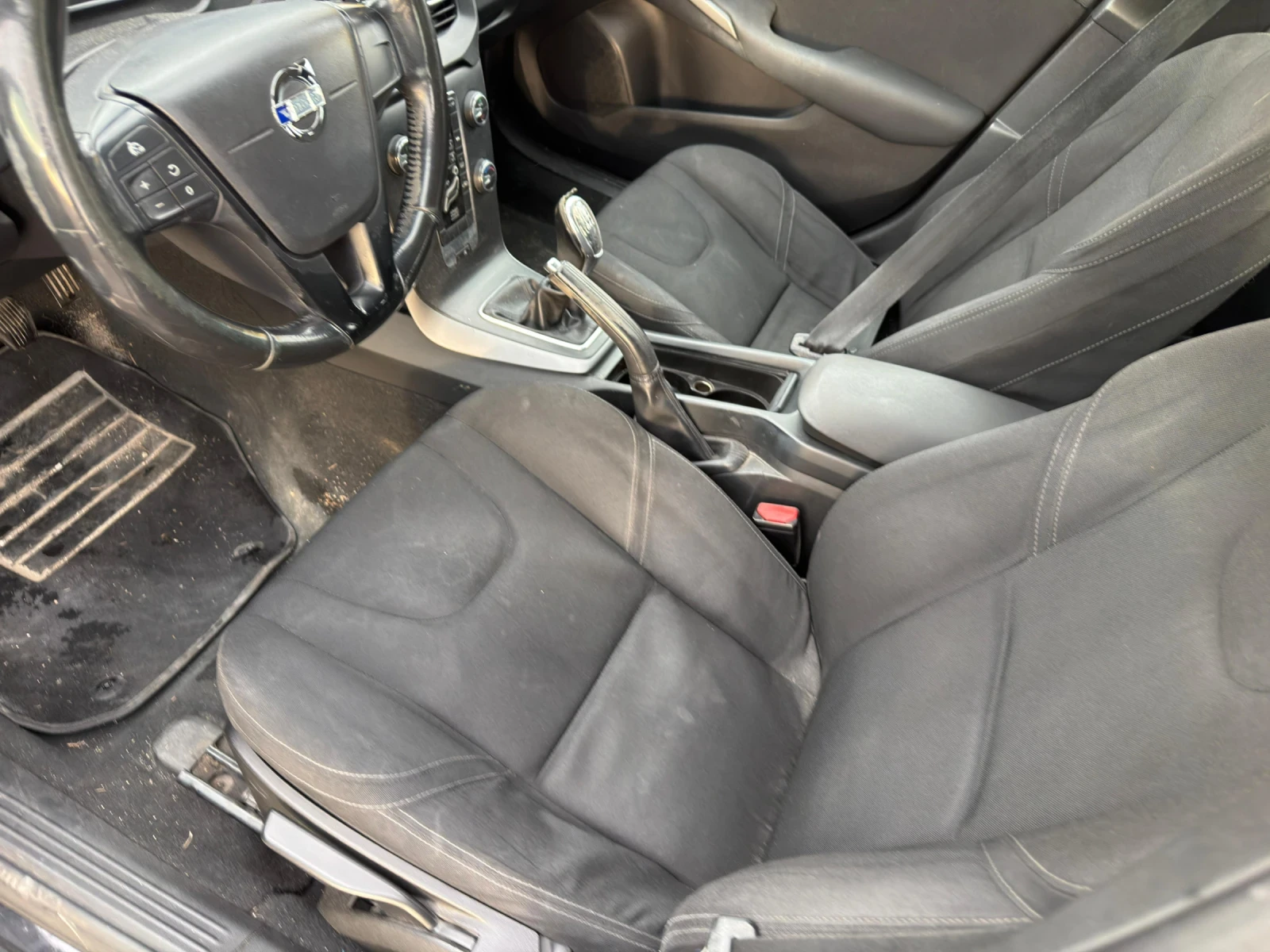 Volvo V40, снимка 4 - Автомобили и джипове - 54102522