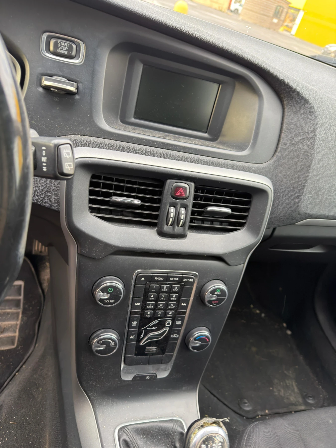 Volvo V40, снимка 5 - Автомобили и джипове - 54102522