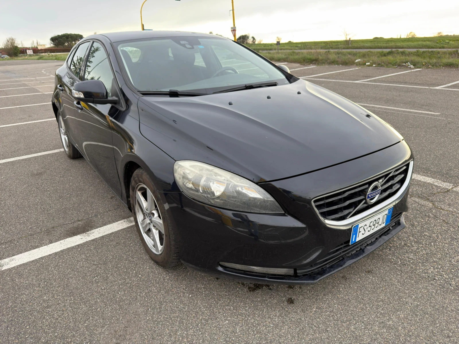 Volvo V40, снимка 7 - Автомобили и джипове - 54102522