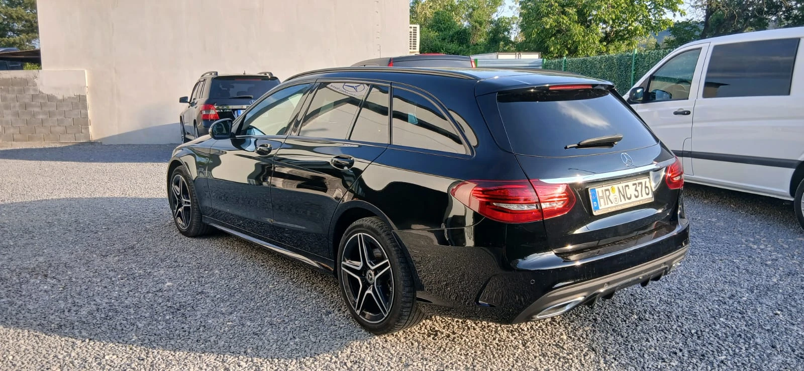 Mercedes-Benz C 300 DE AMG/NIGHT/HUD/BURM, снимка 2 - Автомобили и джипове - 54311657