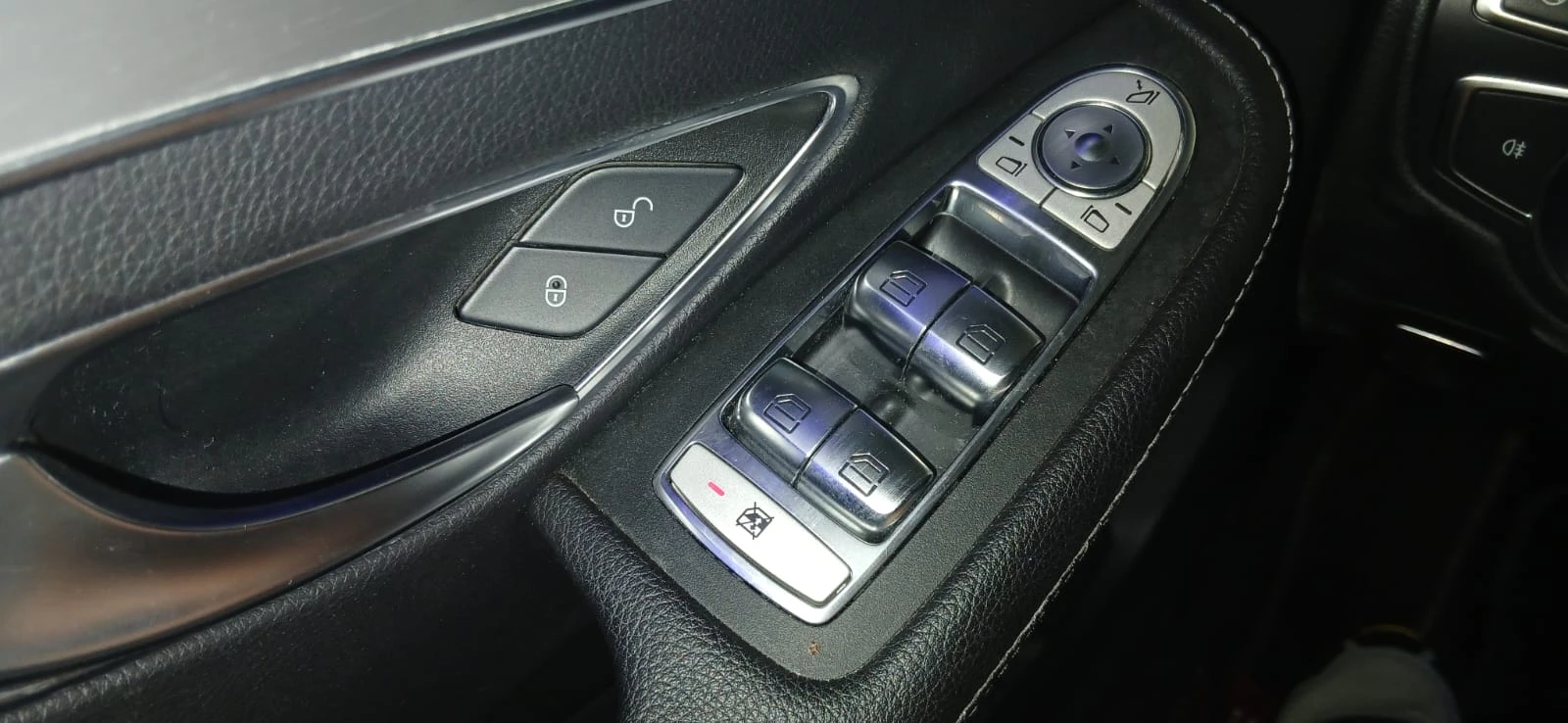 Mercedes-Benz C 300 DE AMG/NIGHT/HUD/BURM, снимка 14 - Автомобили и джипове - 54311657