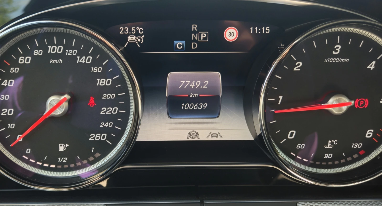 Mercedes-Benz E 220 d, снимка 6 - Автомобили и джипове - 54601539