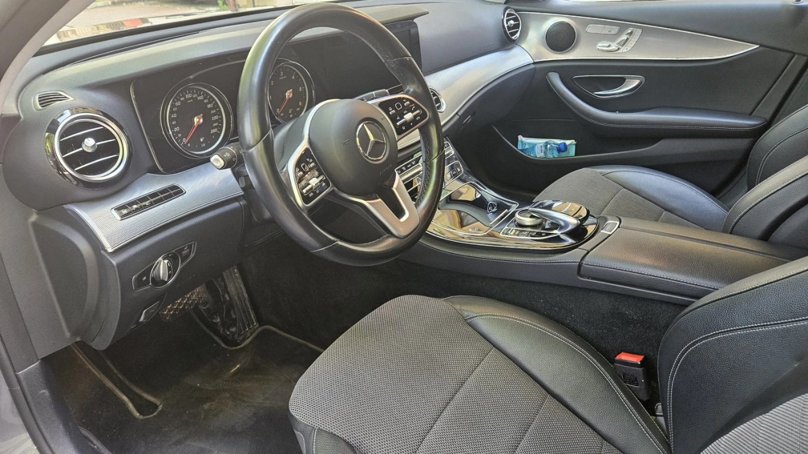 Mercedes-Benz E 220 d, снимка 14 - Автомобили и джипове - 54601539