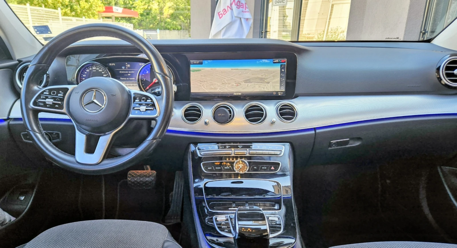 Mercedes-Benz E 220 d, снимка 6 - Автомобили и джипове - 54601539