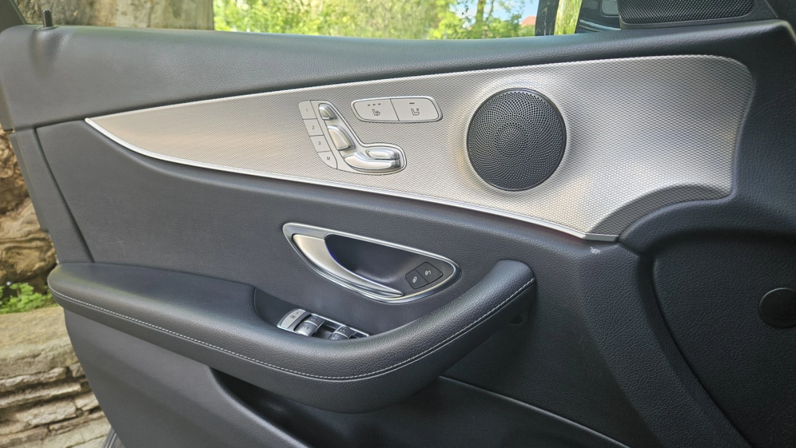 Mercedes-Benz E 220 d, снимка 15 - Автомобили и джипове - 54601539