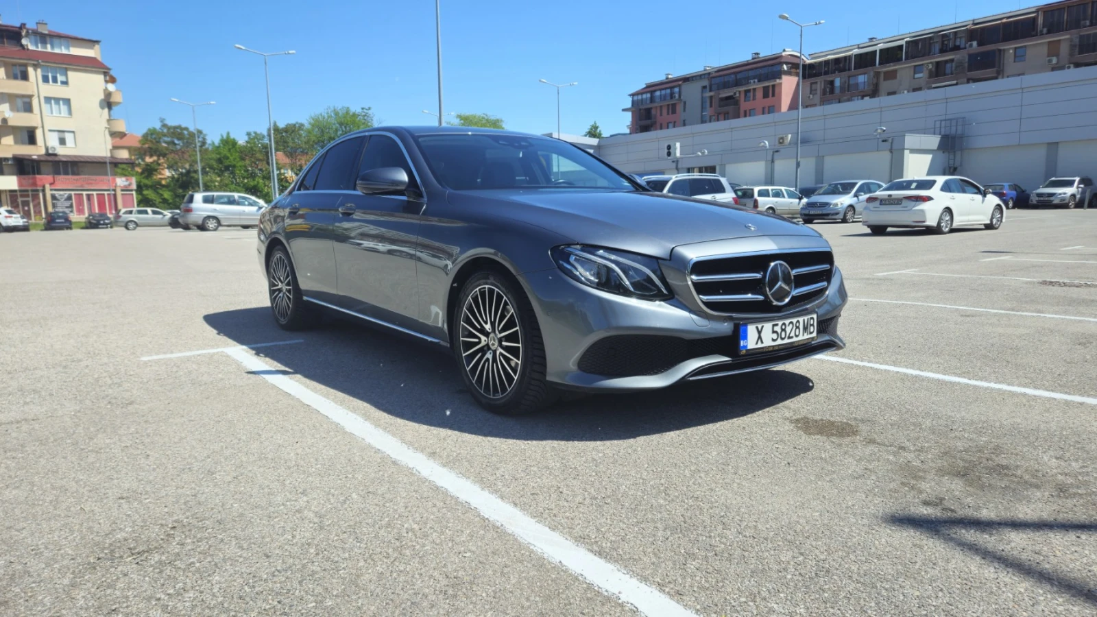 Mercedes-Benz E 220 d, снимка 3 - Автомобили и джипове - 54601539