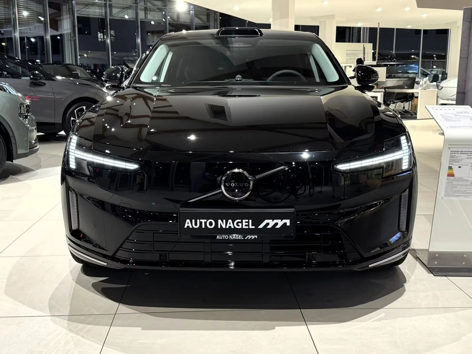 Volvo ES90 RWD ULTRA 92kWh DISTR PANO 360 Matrix Winter Pack+, снимка 2 - Автомобили и джипове - 54821628