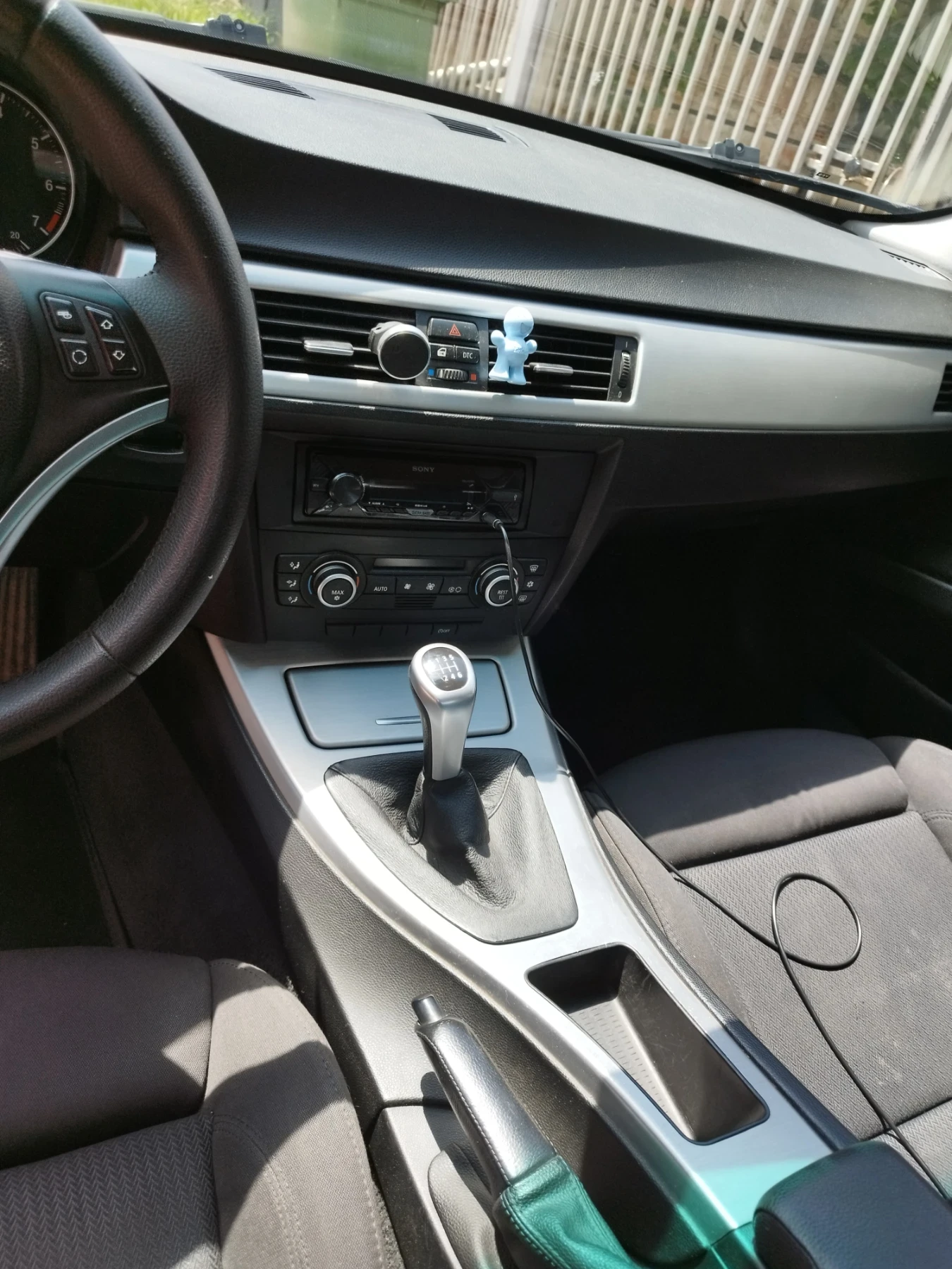 BMW 318 2.0 LCI facelift, снимка 7 - Автомобили и джипове - 55589452