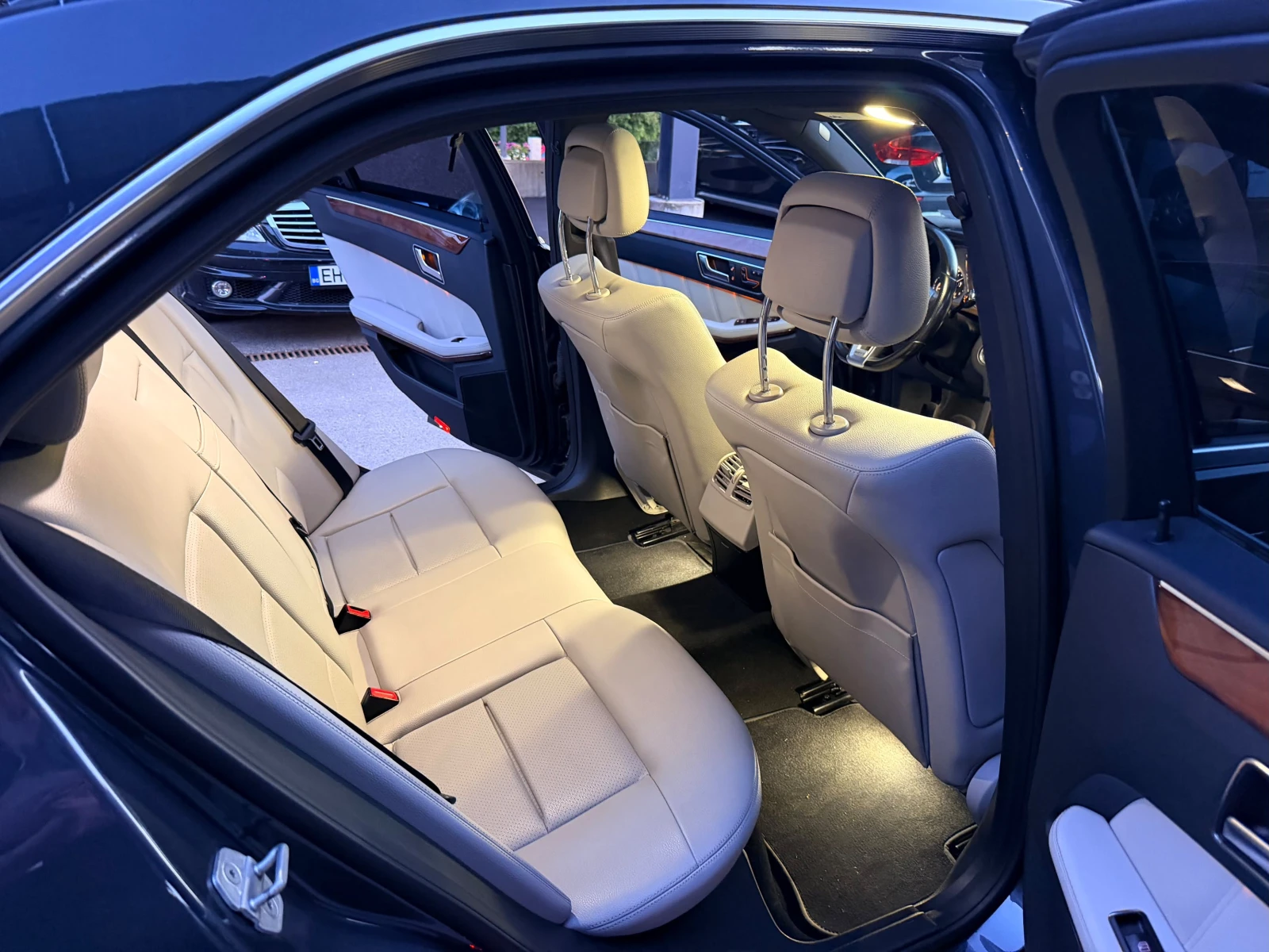 Mercedes-Benz E 350, снимка 9 - Автомобили и джипове - 55972318