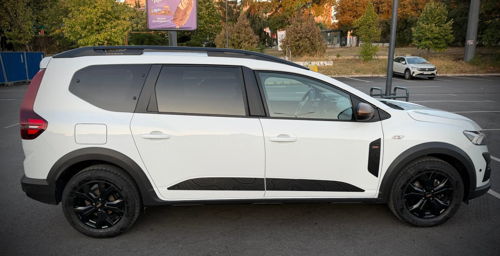 Dacia Jogger Хибрид, УДЪЛЖЕНА ГАРАНЦИЯ, снимка 4 - Автомобили и джипове - 56200723