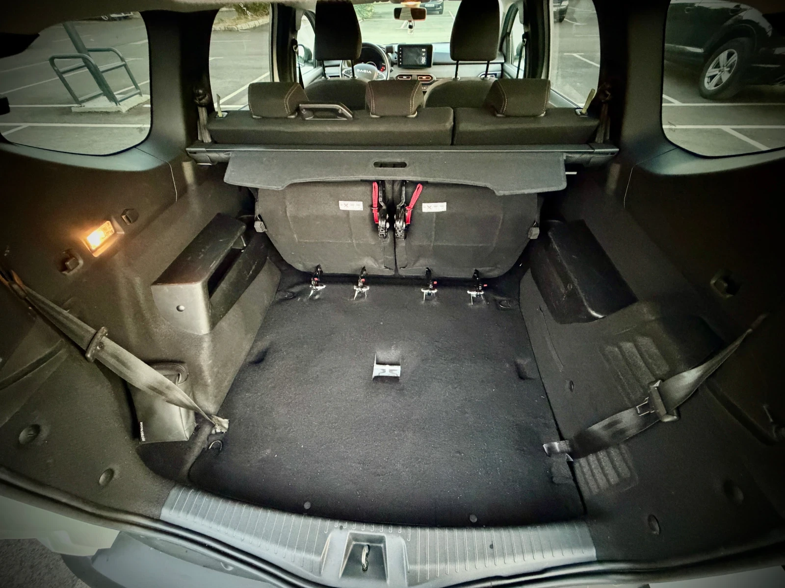 Dacia Jogger Хибрид, УДЪЛЖЕНА ГАРАНЦИЯ, снимка 12 - Автомобили и джипове - 56200723