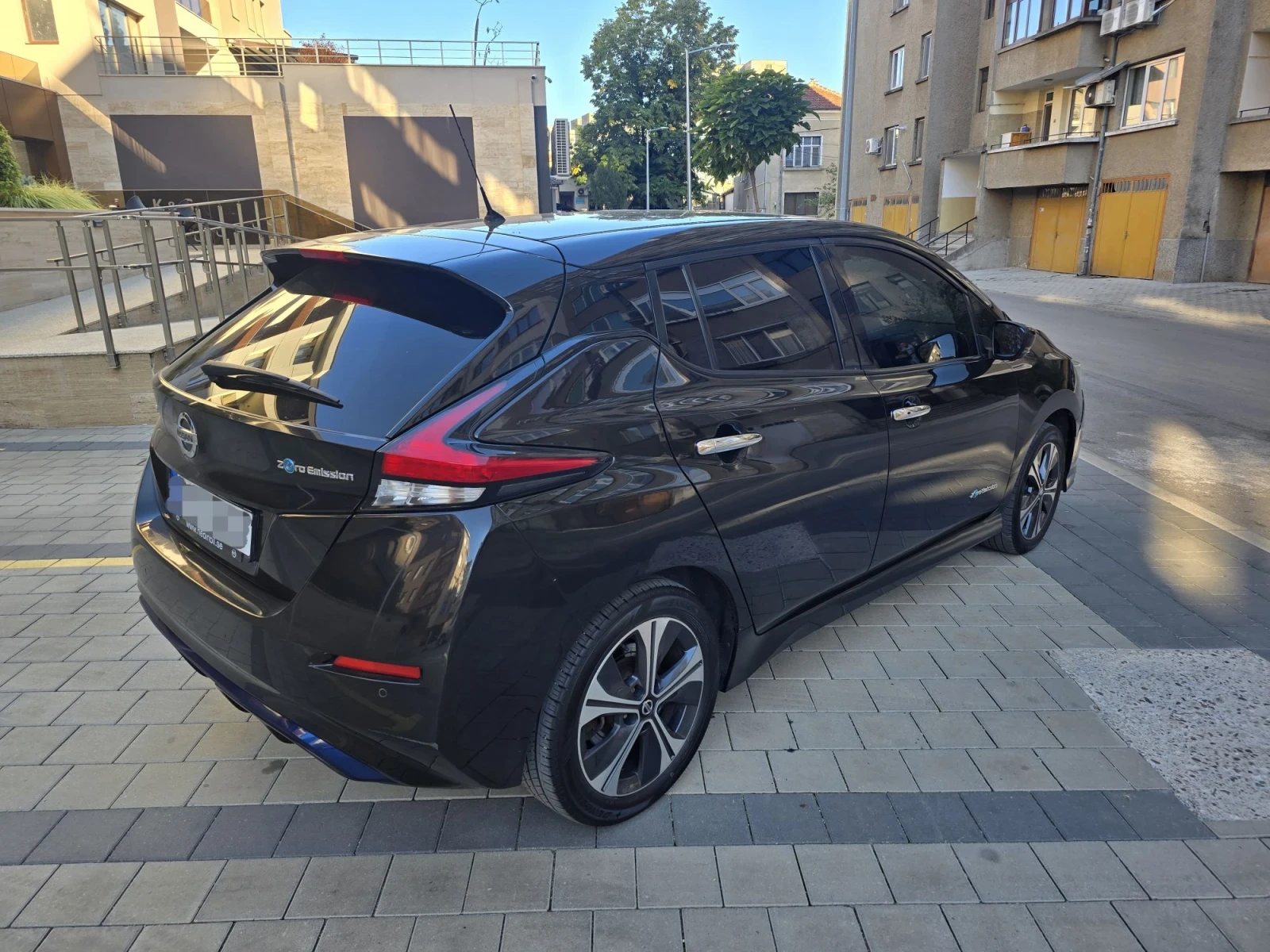 Nissan Leaf  62 kWh  218 к.с., снимка 4 - Автомобили и джипове - 56364958