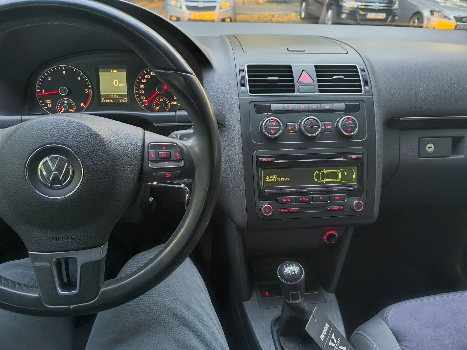 VW Touran, снимка 7 - Автомобили и джипове - 56381831