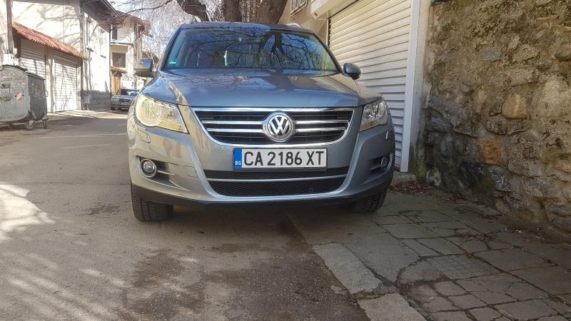 VW Tiguan 4x4 AVTOMAT PANORAMA NAVI, снимка 1 - Автомобили и джипове - 48291989