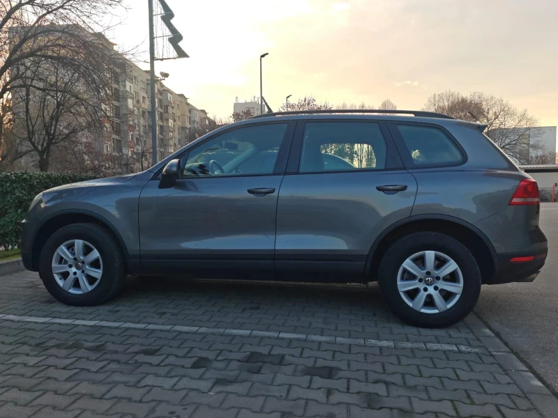 VW Touareg, снимка 8 - Автомобили и джипове - 48698097