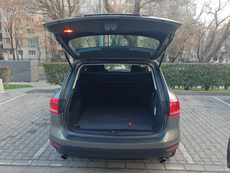 VW Touareg, снимка 10 - Автомобили и джипове - 48698097