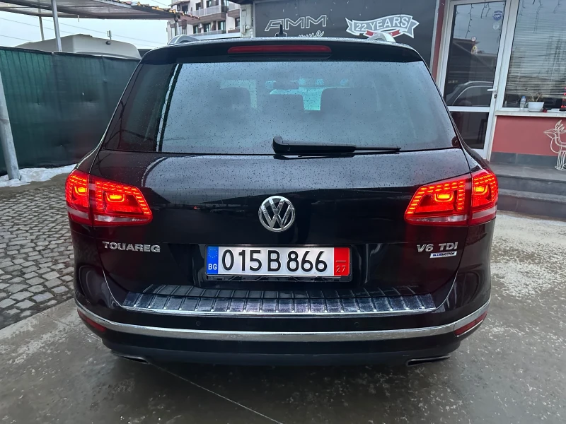 VW Touareg FULL* LED* КОЖА* ПОДГРЕВ* 18, снимка 16 - Автомобили и джипове - 48874679