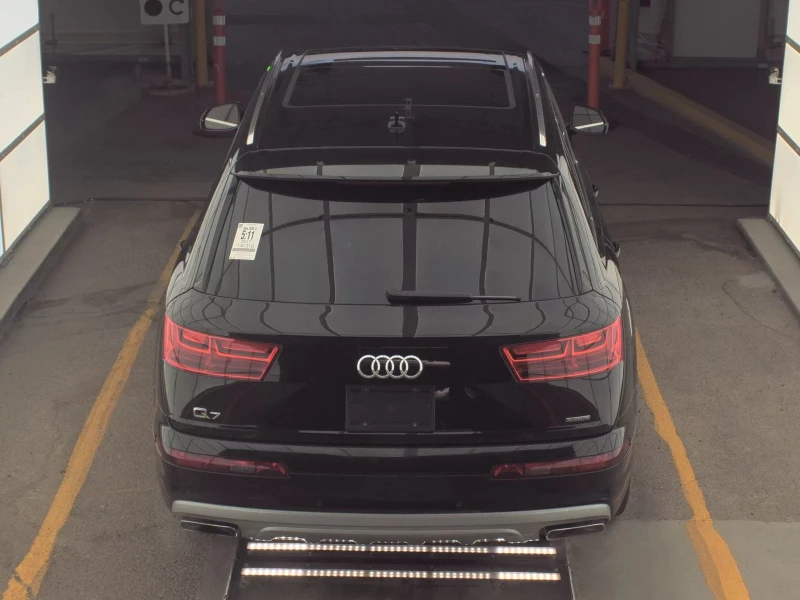 Audi Q7 2.0T Premium Plus, снимка 3 - Автомобили и джипове - 53104518