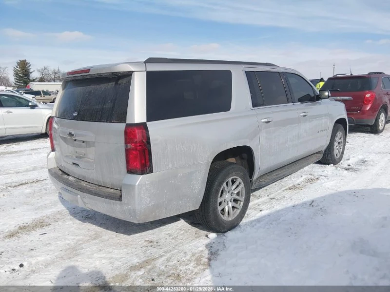 Chevrolet Suburban 5.3l Lt, снимка 4 - Автомобили и джипове - 53521037