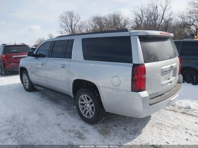 Chevrolet Suburban 5.3l Lt, снимка 3 - Автомобили и джипове - 53521037